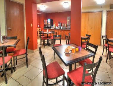 Hotel Baymont By Wyndham South Hwy 65