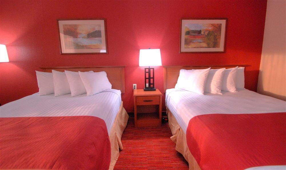 Baymont By Wyndham South Hwy 65 Hotel Springfield